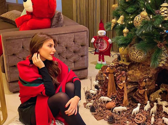 بالصور مع شجرة عيد الميلاد وبابا نويل فنانون يحتلفون بـ كريسماس 2019 مصر العربية
